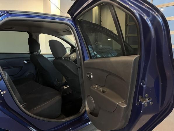 Renault Logan II с пробегом 2015 года, цена 470 000 рублей, 293550 км, седан, Автокод Объявления