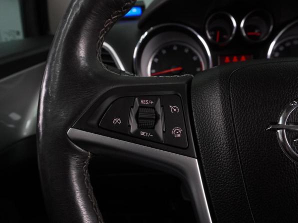 Opel Mokka I с пробегом 2013 года, цена 1 199 000 рублей, 104588 км, внедорожник, Автокод Объявления