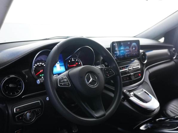 Mercedes-Benz V-Класс III (W447) Рестайлинг с пробегом 2022 года, цена 6 399 050 рублей, 65597 км, минивэн, Автокод Объявления
