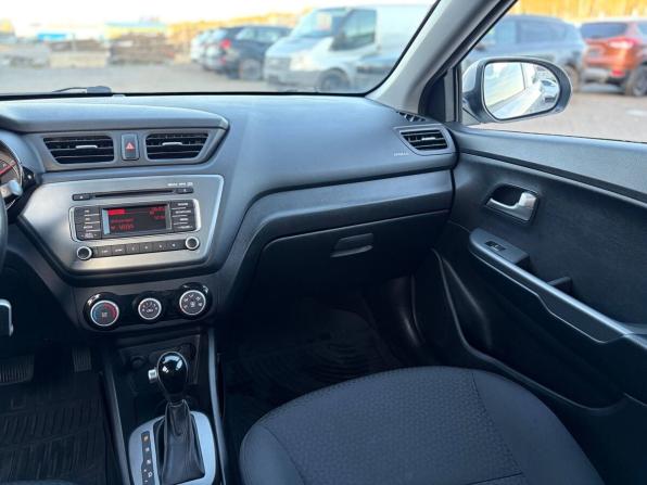 Kia Rio III Рестайлинг с пробегом 2016 года, цена 1 040 000 рублей, 115000 км, седан, Автокод Объявления