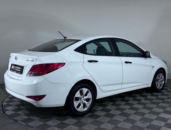 Hyundai Solaris I Рестайлинг с пробегом 2015 года, цена 950 000 рублей, 136500 км, седан, Автокод Объявления