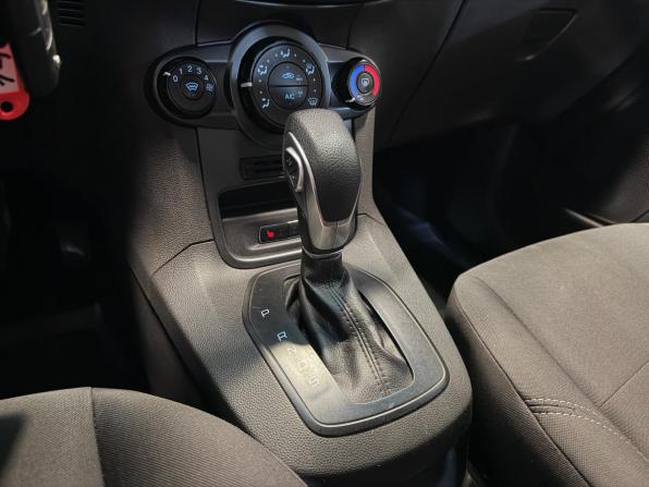 Ford Fiesta Mk6 Рестайлинг с пробегом 2017 года, цена 589 000 рублей, 204525 км, хэтчбек, Автокод Объявления