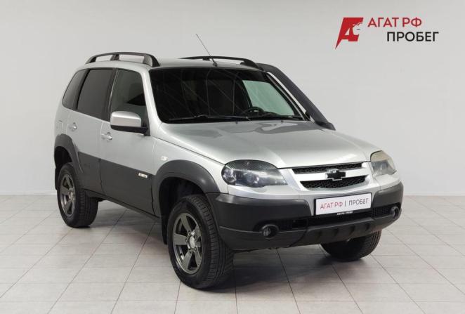 Chevrolet Niva I Рестайлинг с пробегом 2017 года, цена 822 000 рублей, 93667 км, внедорожник, Автокод Объявления