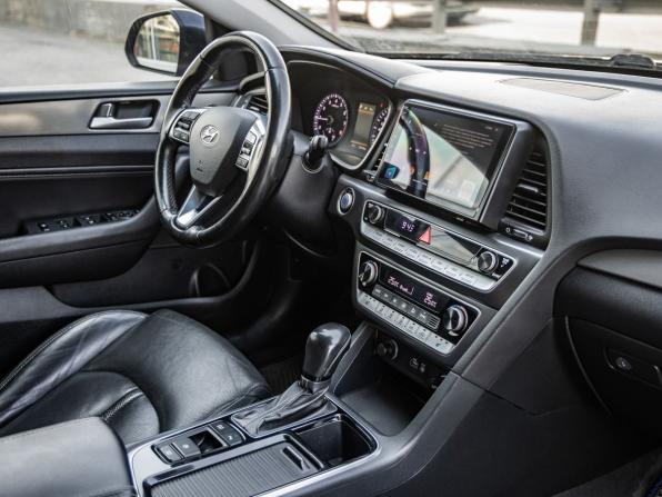 Hyundai Sonata VII (LF) Рестайлинг с пробегом 2017 года, цена 1 734 000 рублей, 124738 км, седан, Автокод Объявления