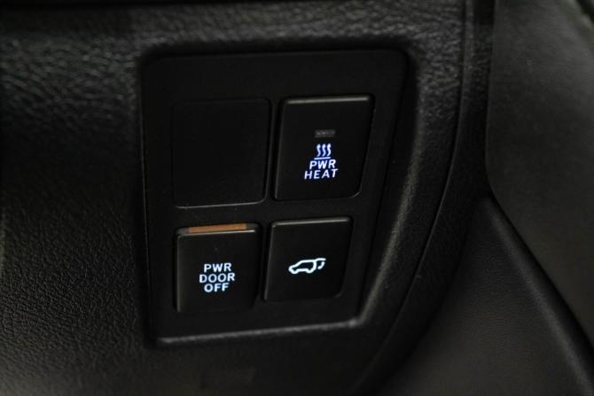 Toyota Land Cruiser 200 Series Рестайлинг 2 с пробегом 2015 года, цена 5 099 000 рублей, 324309 км, внедорожник, Автокод Объявления