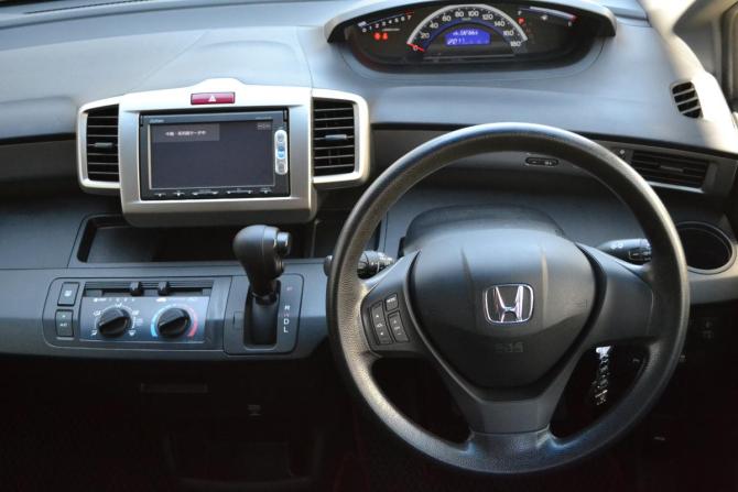 Honda Freed I Рестайлинг 2 с пробегом 2015 года, цена 1 450 000 рублей, 88000 км, компактвэн, Автокод Объявления
