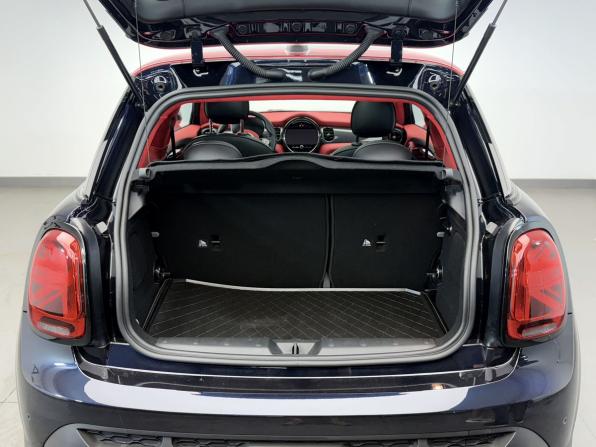 Mini Hatch III (F55/F56) Рестайлинг 2 с пробегом 2021 года, цена 3 849 000 рублей, 31823 км, хэтчбек, Автокод Объявления