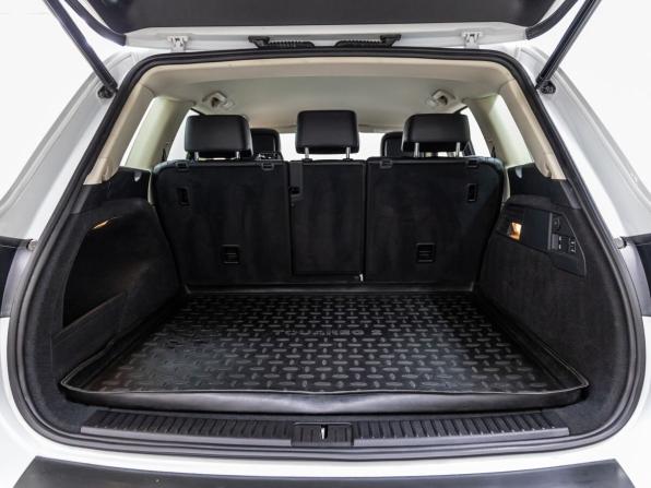 Volkswagen Touareg II Рестайлинг с пробегом 2015 года, цена 3 098 000 рублей, 169678 км, внедорожник, Автокод Объявления