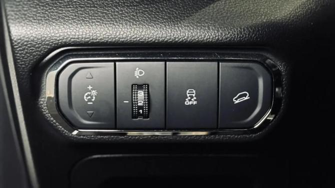 Haval Jolion I с пробегом 2023 года, цена 1 820 000 рублей, 30688 км, внедорожник, Автокод Объявления
