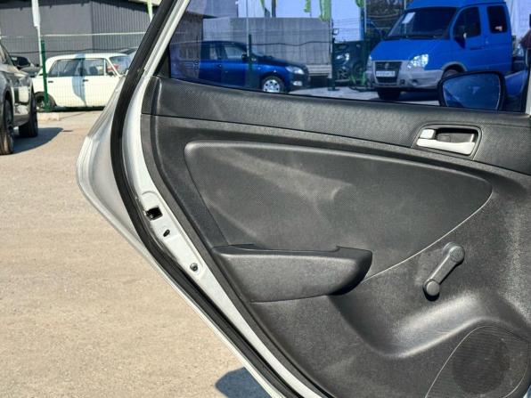 Hyundai Solaris I с пробегом 2014 года, цена 899 000 рублей, 147572 км, седан, Автокод Объявления