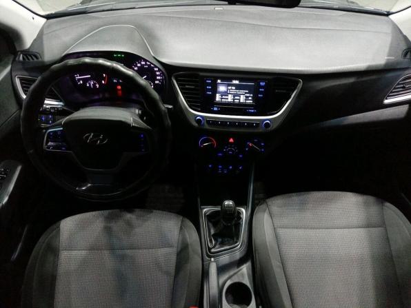 Hyundai Solaris II с пробегом 2017 года, цена 910 000 рублей, 199300 км, седан, Автокод Объявления