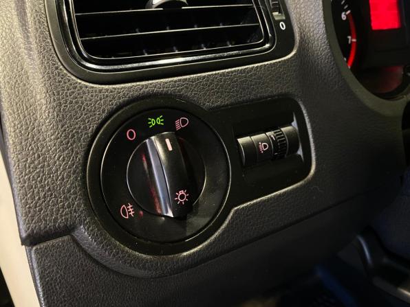 Volkswagen Polo V с пробегом 2013 года, цена 879 000 рублей, 151405 км, седан, Автокод Объявления