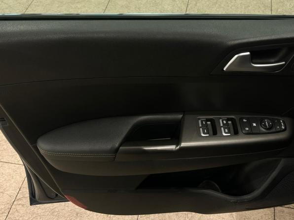 Kia Sportage IV Рестайлинг с пробегом 2020 года, цена 2 049 000 рублей, 101875 км, внедорожник, Автокод Объявления