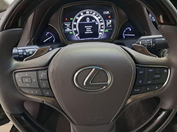 Lexus LS V с пробегом 2018 года, цена 5 315 000 рублей, 173380 км, седан, Автокод Объявления