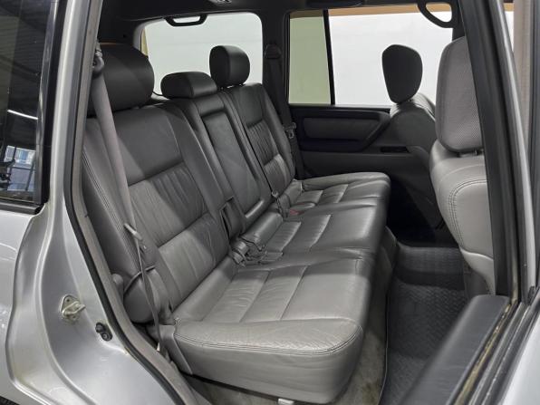 Toyota Land Cruiser 100 Series Рестайлинг 2 с пробегом 2006 года, цена 1 740 000 рублей, 393577 км, внедорожник, Автокод Объявления