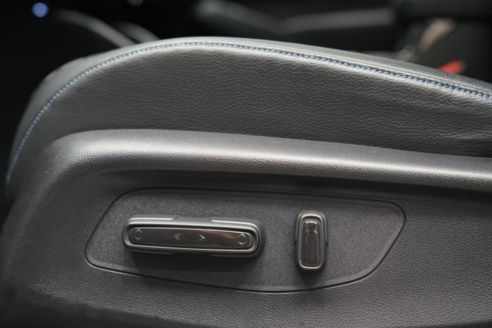 Honda e:NS1 Крым  - изображение 10