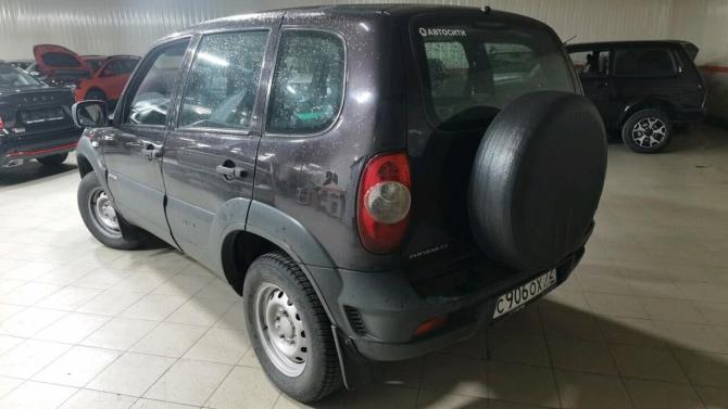 Chevrolet Niva I Рестайлинг с пробегом 2018 года, цена 630 000 рублей, 135000 км, внедорожник, Автокод Объявления