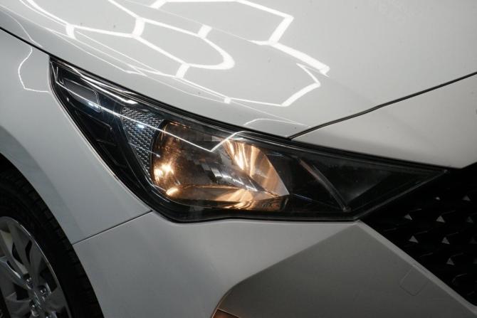 Hyundai Solaris II Рестайлинг с пробегом 2021 года, цена 1 365 000 рублей, 180000 км, седан, Автокод Объявления