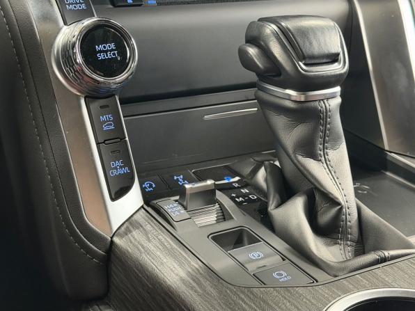 Toyota Land Cruiser 300 Series с пробегом 2021 года, цена 10 700 000 рублей, 99099 км, внедорожник, Автокод Объявления