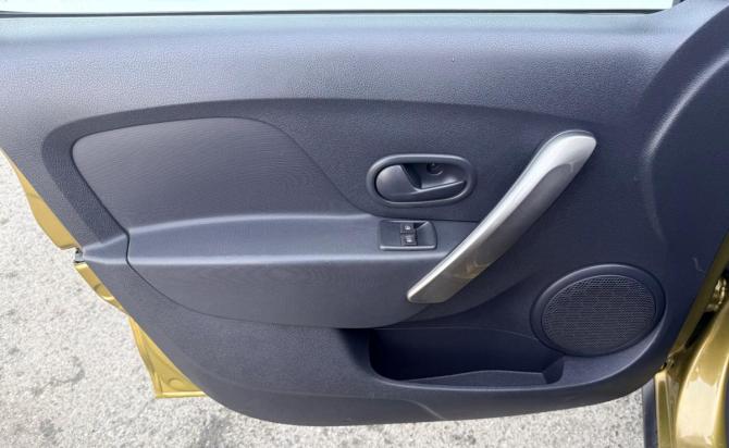 Renault Sandero II с пробегом 2015 года, цена 960 000 рублей, 143410 км, хэтчбек, Автокод Объявления
