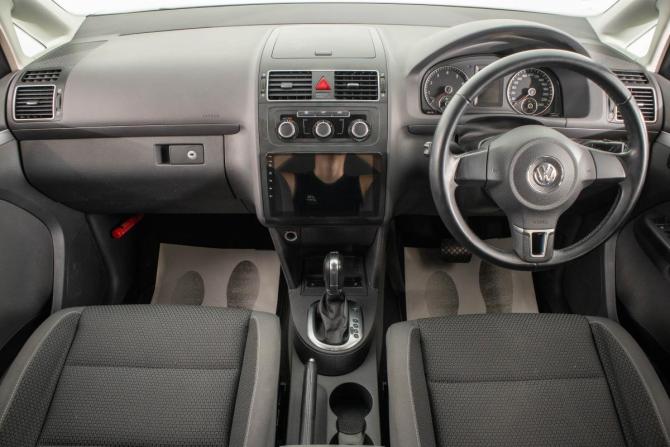Volkswagen Touran I Рестайлинг 2 с пробегом 2013 года, цена 899 000 рублей, 13700 км, компактвэн, Автокод Объявления