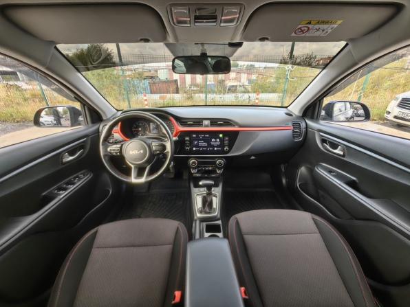 Kia Rio IV Рестайлинг с пробегом 2022 года, цена 1 699 000 рублей, 83685 км, седан, Автокод Объявления