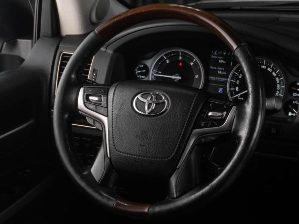 Toyota Land Cruiser 200 Series Рестайлинг 2 с пробегом 2015 года, цена 5 399 000 рублей, 268109 км, внедорожник, Автокод Объявления