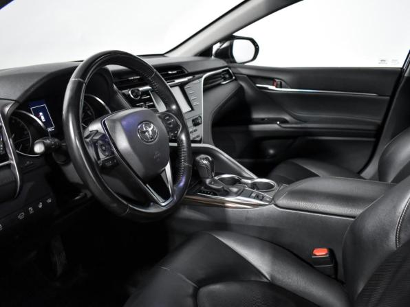 Toyota Camry VIII (XV70) с пробегом 2021 года, цена 2 690 000 рублей, 129699 км, седан, Автокод Объявления