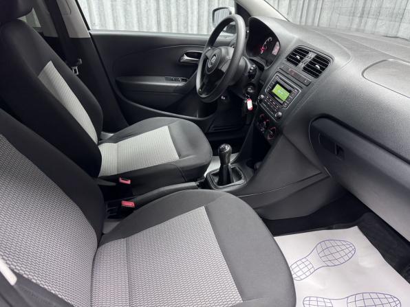 Volkswagen Polo V Рестайлинг с пробегом 2015 года, цена 1 050 000 рублей, 132521 км, седан, Автокод Объявления