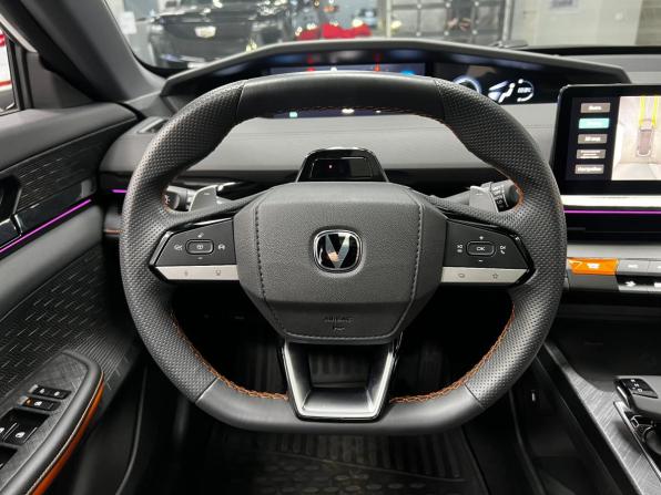 Changan UNI-V I с пробегом 2024 года, цена 2 450 000 рублей, 30000 км, лифтбек, Автокод Объявления