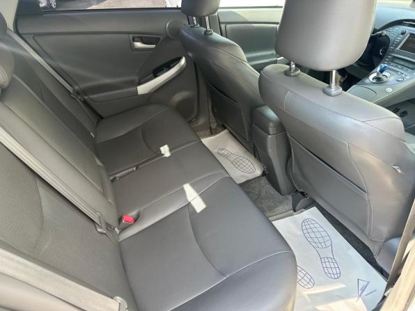 Toyota Prius III (XW30) с пробегом 2010 года, цена 1 030 000 рублей, 135000 км, лифтбек, Автокод Объявления