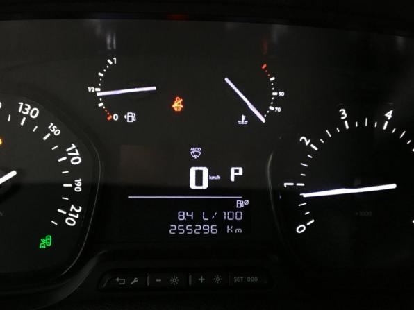 Citroen SpaceTourer I с пробегом 2018 года, цена 1 999 000 рублей, 255294 км, минивэн, Автокод Объявления