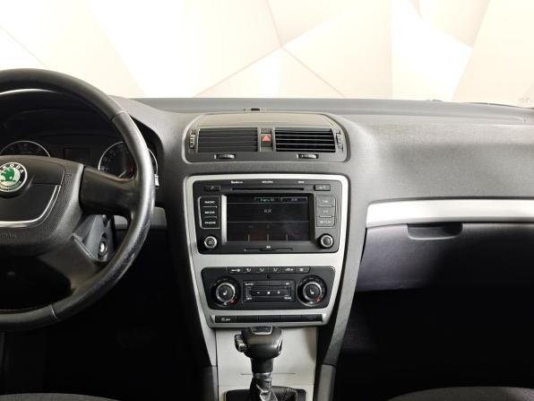 Skoda Octavia II (A5) Рестайлинг с пробегом 2013 года, цена 659 000 рублей, 212239 км, лифтбек, Автокод Объявления