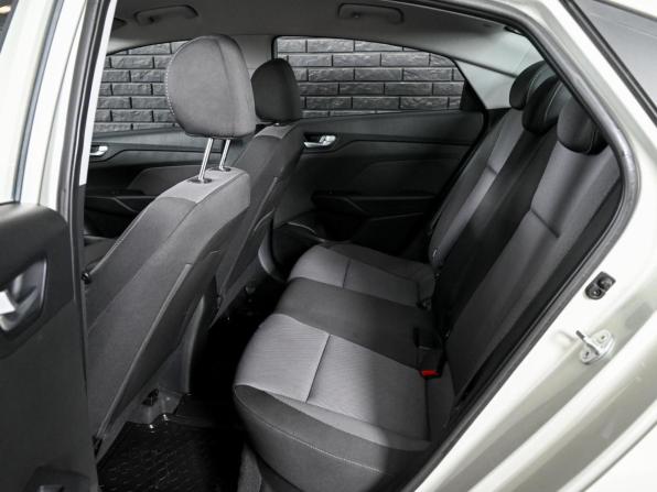 Hyundai Solaris II с пробегом 2018 года, цена 1 300 000 рублей, 72205 км, седан, Автокод Объявления