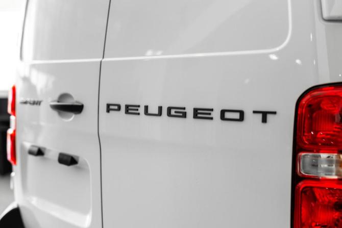 Peugeot Expert III Рестайлинг с пробегом 2025 года, цена 5 099 000 рублей, 10 км, фургон, Автокод Объявления