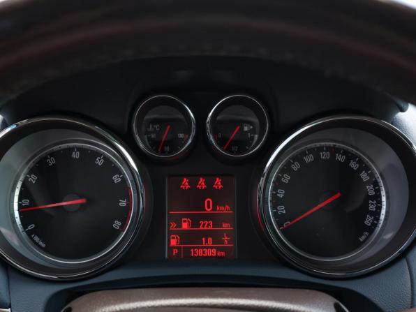 Opel Mokka I с пробегом 2014 года, цена 999 000 рублей, 138307 км, внедорожник, Автокод Объявления