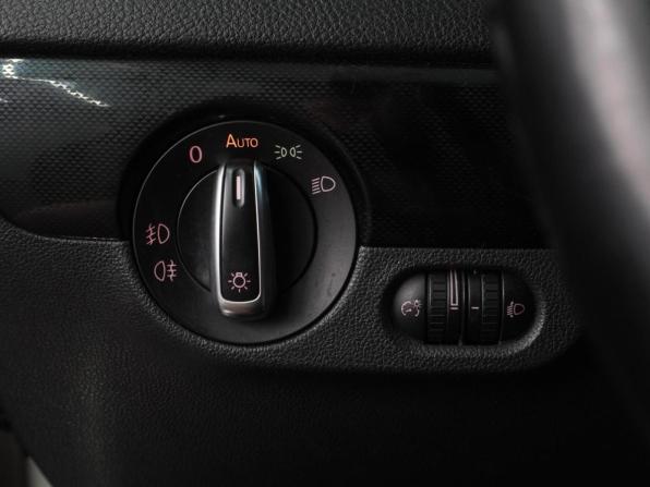 Volkswagen Jetta VI с пробегом 2012 года, цена 1 219 000 рублей, 205129 км, седан, Автокод Объявления