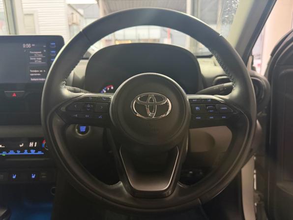 Toyota Yaris Cross I с пробегом 2021 года, цена 1 990 000 рублей, 93082 км, внедорожник, Автокод Объявления