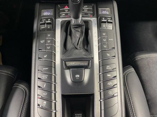 Porsche Macan I с пробегом 2016 года, цена 4 497 000 рублей, 168058 км, внедорожник, Автокод Объявления