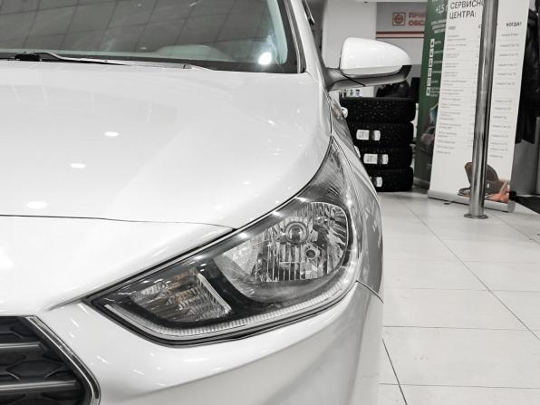 Hyundai Solaris II с пробегом 2017 года, цена 1 050 000 рублей, 111030 км, седан, Автокод Объявления