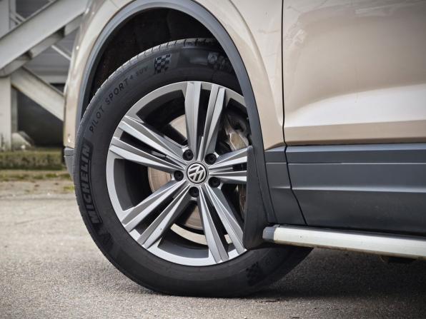 Volkswagen Touareg III с пробегом 2018 года, цена 3 559 000 рублей, 189000 км, внедорожник, Автокод Объявления