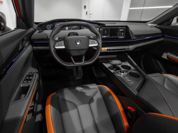Changan UNI-V I с пробегом 2024 года, цена 2 440 000 рублей, 11279 км, лифтбек, Автокод Объявления