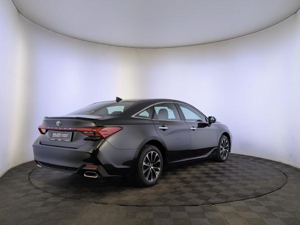 Toyota Avalon V с пробегом 2022 года, цена 3 335 000 рублей, 61953 км, седан, Автокод Объявления