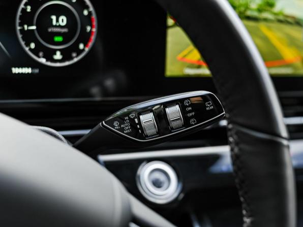Omoda C5 I с пробегом 2022 года, цена 2 699 900 рублей, 104490 км, внедорожник, Автокод Объявления