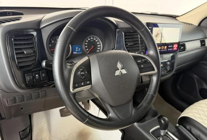 Mitsubishi Outlander III с пробегом 2013 года, цена 1 245 000 рублей, 213243 км, внедорожник, Автокод Объявления