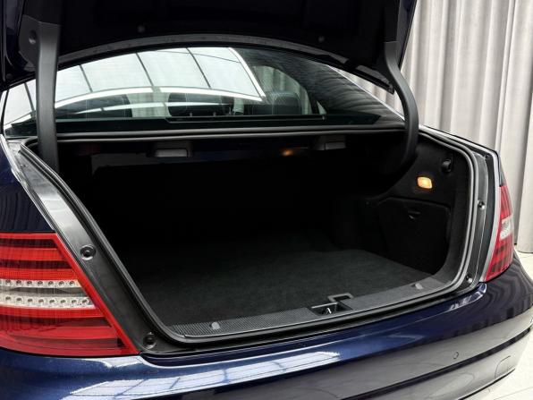 Mercedes-Benz C-Класс III (W204) Рестайлинг с пробегом 2012 года, цена 1 599 000 рублей, 181350 км, седан, Автокод Объявления