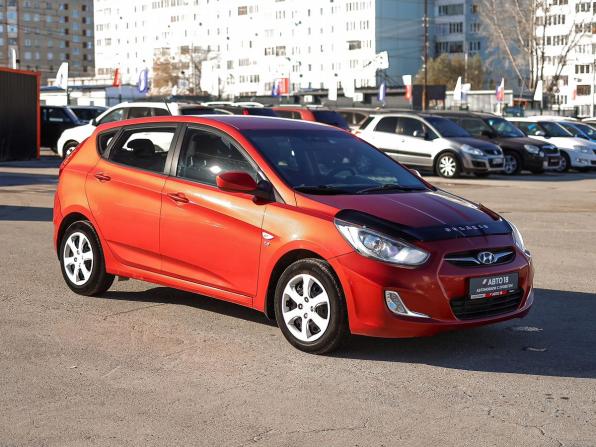 Hyundai Solaris I с пробегом 2014 года, цена 899 000 рублей, 155700 км, хэтчбек, Автокод Объявления