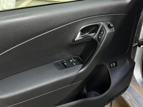 Volkswagen Polo V с пробегом 2013 года, цена 750 000 рублей, 128048 км, седан, Автокод Объявления