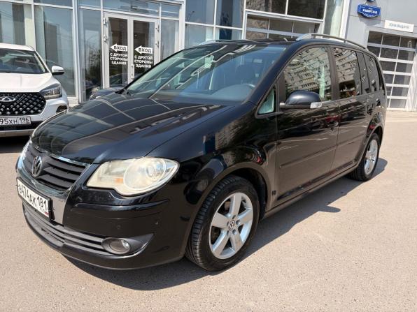 Volkswagen Touran I Рестайлинг с пробегом 2009 года, цена 659 000 рублей, 220000 км, компактвэн, Автокод Объявления