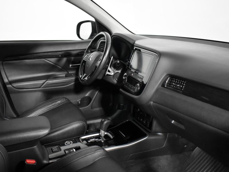 Mitsubishi Outlander III Рестайлинг 2 Санкт-Петербург  - изображение 14